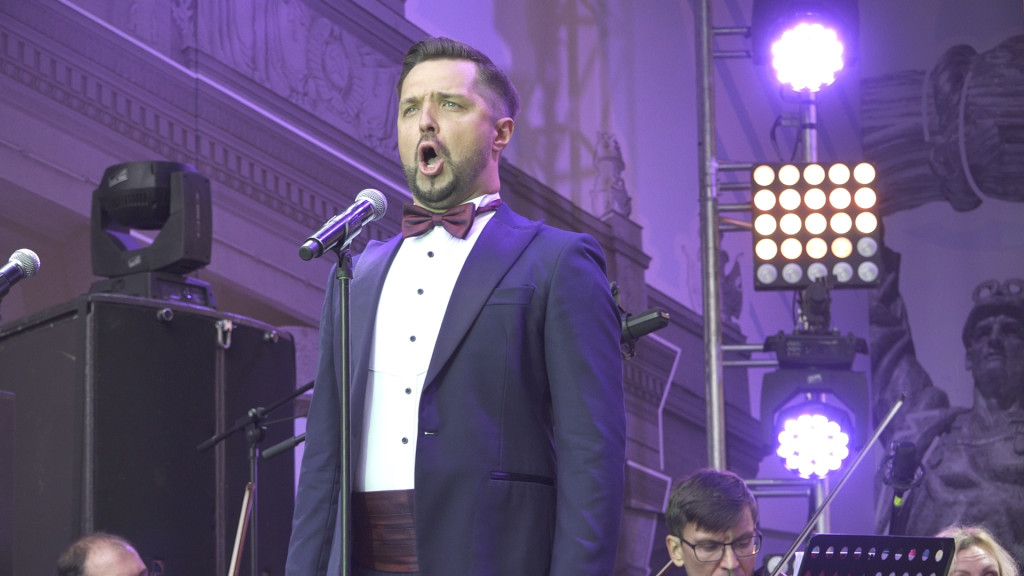 Выступление симфонического оркестра на дне города